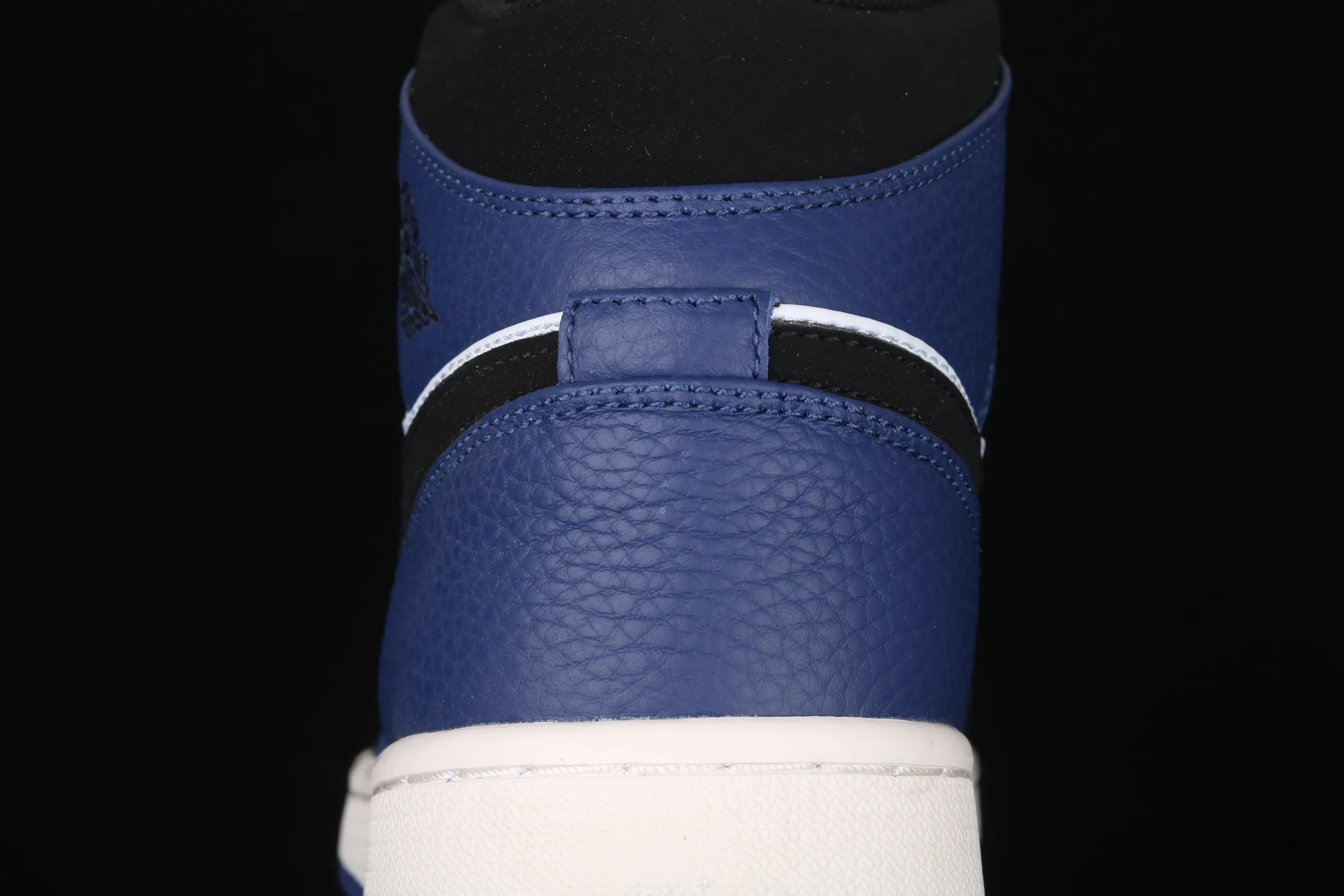 All categories Air Jordan Jordan series basketball shoes Air Jordan 1 Mid Air Jordan 1 Mid AJ1 Joe 1 mid-top‌full head layer‎cultural basketball‌ball‎shoes 852542-400